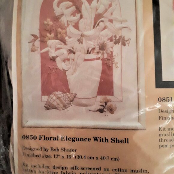 Creative Circle Floral Elegance with Shell #0850 Vintage - Picture 3 of 3